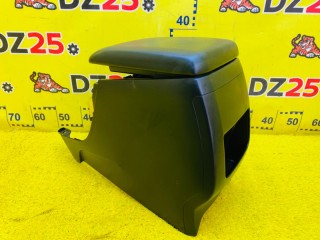 бардачок между сиденьями, ориг. номер 58910-60020C0, 5891060020, 5686, TOYOTA LAND CRUISER PRADO 1999-2002