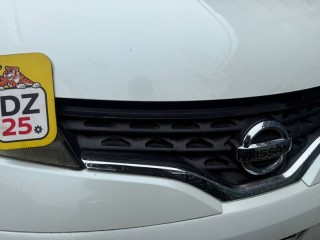 решетка радиатора, ориг. номер 62310JX00A, 5735, NISSAN NV200 2009-2026