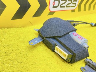 доводчик двери TOYOTA SIENTA, 5793