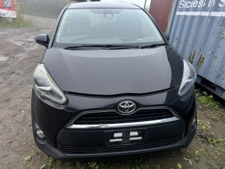 капот, ориг. номер 5802, 5330152390, TOYOTA SIENTA 2011-2015