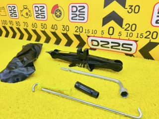поддомкратник/ домкрат, ориг. номер 0911133030, 5770, TOYOTA WISH 2012-2017