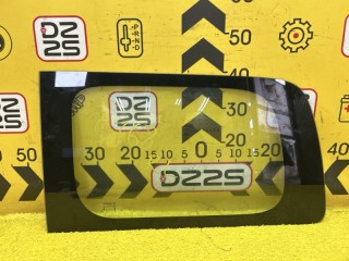 стекло собачника NISSAN NV200 2009-2026, левый руль, 5768