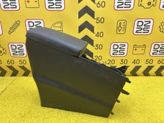 бардачок между сиденьями LEXUS CT200H, 5705