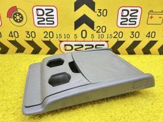 бардачок между сиденьями TOYOTA HIACE, 5728