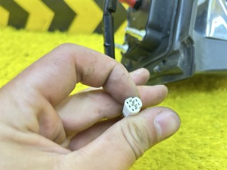 уши, ориг. номер 5729, 8791026430, TOYOTA HIACE 2004-2010