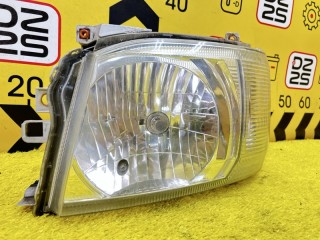 фара TOYOTA HIACE, 8115026470
