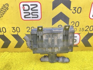 блок предохранителей TOYOTA HIACE 2004-2010, 5759