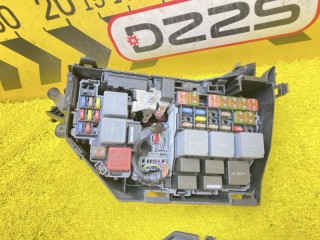блок предохранителей, ориг. номер 5751, BJ32-14290CGC, BJ32-23637AD, Land Rover RANGE ROVER EVOQUE 2011-2015