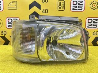 фара TOYOTA HIACE 2004-2010, 26-117