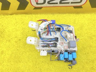блок предохранителей, ориг. номер 5760, 8273042190, TOYOTA RAV4 2005-2008