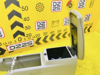 бардачок между сиденьями, ориг. номер 5890120200E1, 5791, 58901-20200, 5890520470E1, TOYOTA PREMIO 2007-2010