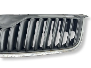 решетка радиатора, ориг. номер 5J0853668C, Skoda Fabia 2 поколение 2007-2010
