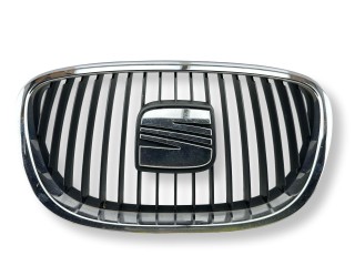 решетка радиатора, ориг. номер 5P0853654, SEAT Leon 2 поколение 2005-2009