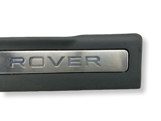 накладка внутренняя на порог передняя левая, ориг. номер BJ32-13201-ADW, Land Rover Range Rover Evoque 1 поколение 2011-2015
