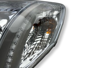 Фара галоген правая, ориг. номер 8113047190, Toyota Prius 2 поколение XW20 [рестайлинг] 2005-2011