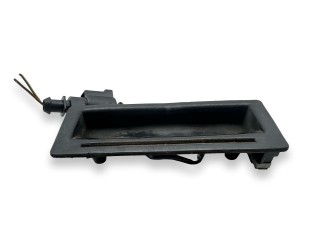 ручка открывания багажника, ориг. номер 1J0827566F, Volkswagen Touareg 1 поколение 2002-2007