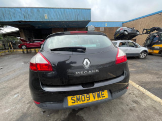 Renault Megane 3 поколение 2009г. 1.6 л., K4M 848 - фото №8