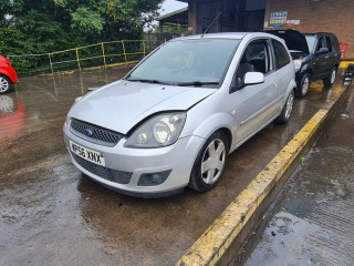 Ford Fiesta 5 поколение [рестайлинг] 2007г. 1.4 л., FXJA - фото №2