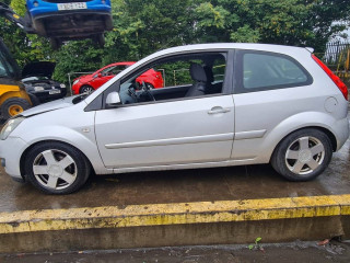 Ford Fiesta 5 поколение [рестайлинг] 2007г. 1.4 л., FXJA - фото №4