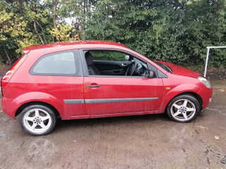 Ford Fiesta 5 поколение [рестайлинг] 2006г. 1.4 л., FXJA - фото №5