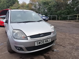 Ford Fiesta 5 поколение [рестайлинг] 2008г. 1.4 л., FXJA - фото №1