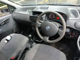 Fiat Punto 2 поколение [рестайлинг] 2004г. 1.2 л., 188 A4.000 - фото №9