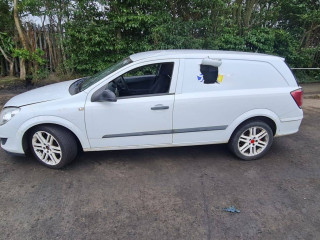 Opel Astra Family/H [рестайлинг] 2008г. 1.7 л., Z 17 DTH - фото №4