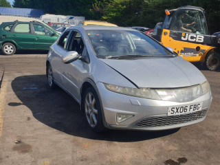 Honda Civic 8 поколение 2006г. 1.8 л., R18A2 - фото №3