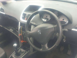 Peugeot 207 1 поколение [рестайлинг] 2011г. 1.4 л. - фото №9