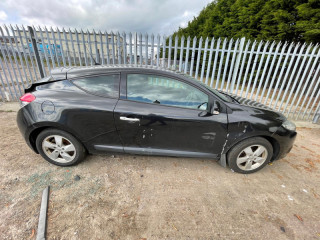 Renault Megane 3 поколение 2010г. 1.6 л., K4M 858 - фото №4