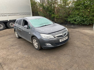 Opel Astra J 2011г. 1.3 л., A 13 DTE - фото №3
