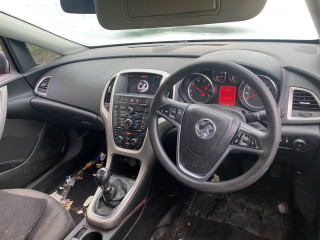 Opel Astra J 2011г. 1.3 л., A 13 DTE - фото №9