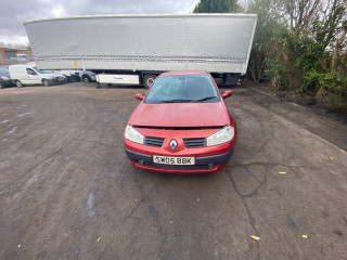 Renault Megane 2 поколение 2005г. 1.6 л., K4M 760 - фото №1