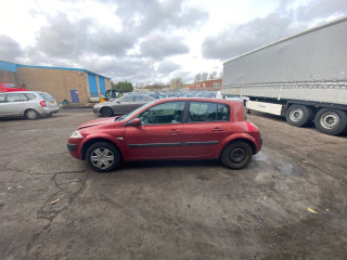 Renault Megane 2 поколение 2005г. 1.6 л., K4M 760 - фото №4