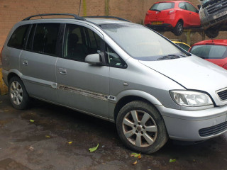 Opel Zafira A [рестайлинг] 2005г. 1.6 л., Z 16 XE - фото №3