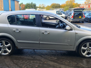 Opel Astra Family/H [рестайлинг] 2008г. 1.9 л., Z 19 DT - фото №5