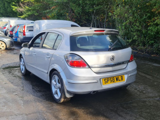 Opel Astra Family/H [рестайлинг] 2008г. 1.9 л., Z 19 DT - фото №6