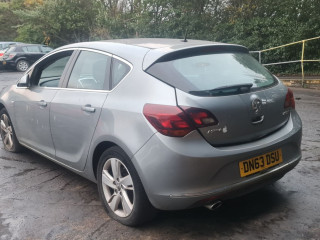 Opel Astra J [рестайлинг] 2013г. 2.0 л., A 20 DTH - фото №6