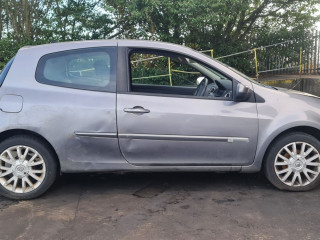 Renault Clio 3 поколение [рестайлинг] 2010г. 1.2 л., D4F 740 - фото №5