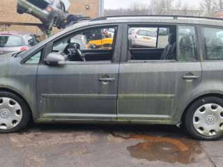 Volkswagen Touran 1 поколение 2004г. 1.9 л., BKC - фото №4