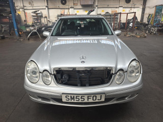 Mercedes-Benz E W211 2005г. 2.2 л. - фото №1