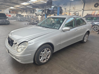 Mercedes-Benz E W211 2005г. 2.2 л. - фото №2