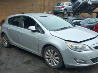 Opel Astra J 2011г. 1.3 л., A 13 DTE - фото №3