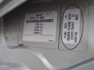 Renault Scenic 1 поколение [рестайлинг] 2002г. 1.4 л., K4J 750 - фото №11