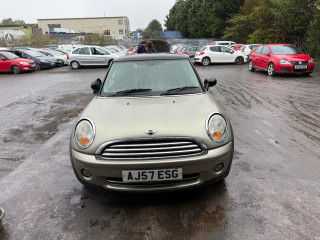 Mini Cooper 2 поколение 2007г. 1.6 л., N12 B16 A - фото №1