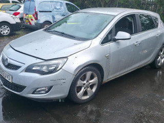Opel Astra J 2012г. 1.7 л., A 17 DTR - фото №2