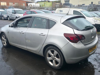 Opel Astra J 2012г. 1.7 л., A 17 DTR - фото №6