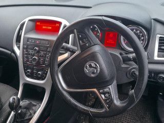 Opel Astra J 2012г. 1.7 л., A 17 DTR - фото №9