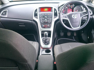 Opel Astra J 2011г. 1.7 л., A 17 DTR - фото №9