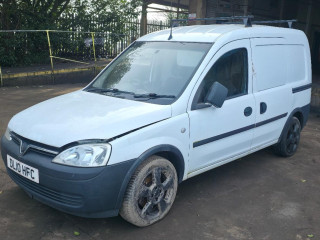 Opel Combo C [рестайлинг] 2010г. 1.3 л., Z 13 DTJ - фото №2